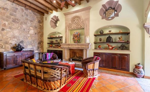 House in Presita Guadalupe, Guanajuato, Mexico 1