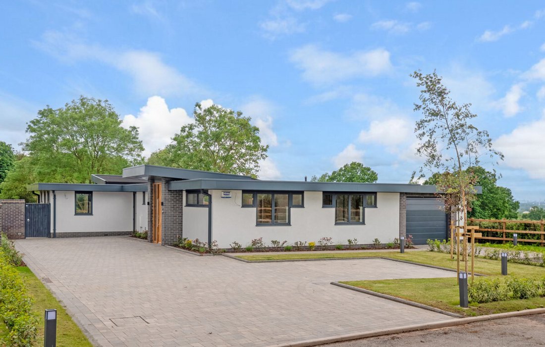 Bungalow in Berkswell, England 1 - 14456267