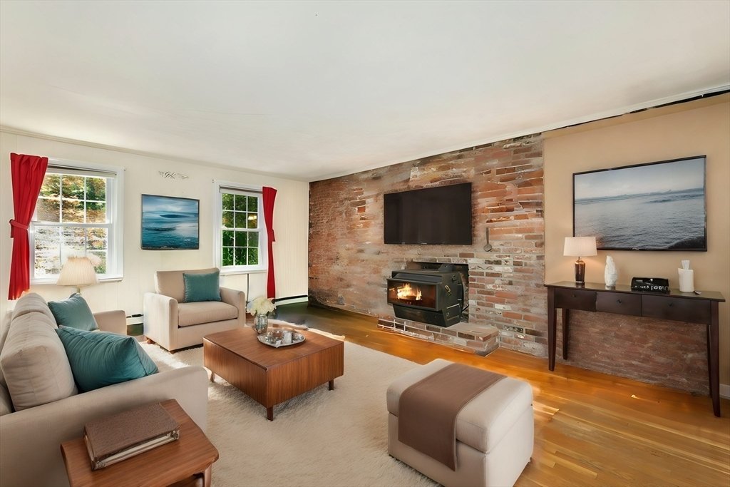 House in Framingham, Massachusetts, United States 4 - 14381187
