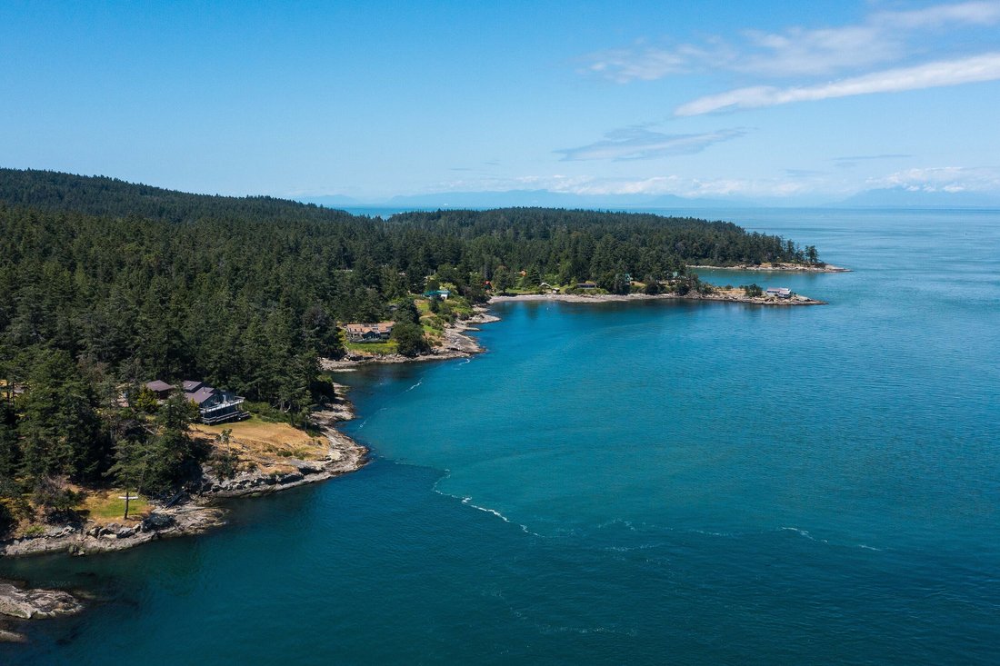 House in Galiano Island, British Columbia, Canada 4 - 14332812
