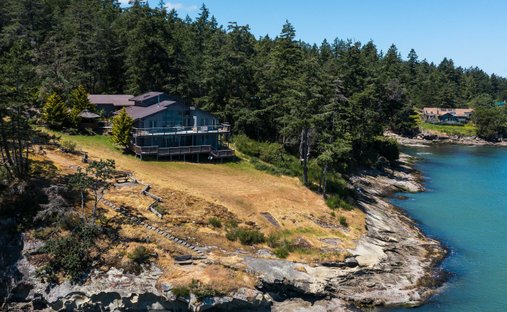 House in Galiano Island, British Columbia, Canada 1
