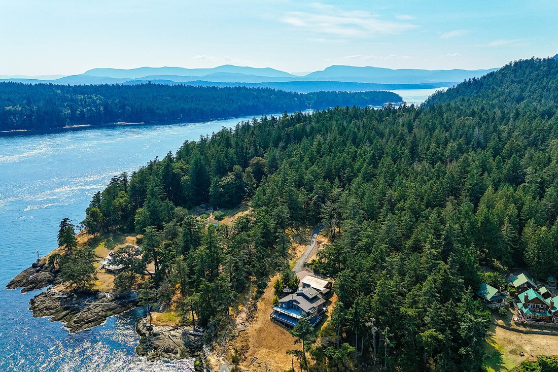 House in Galiano Island, British Columbia, Canada 3 - 14332812