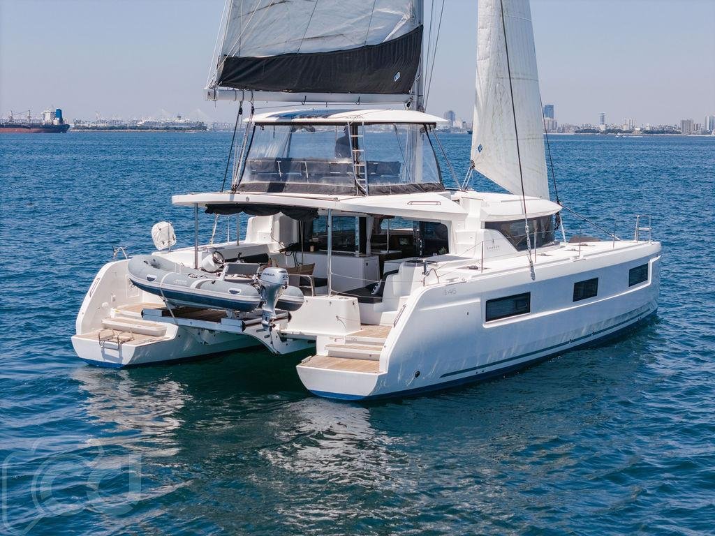 Catamaran in United States 3 - 14588014