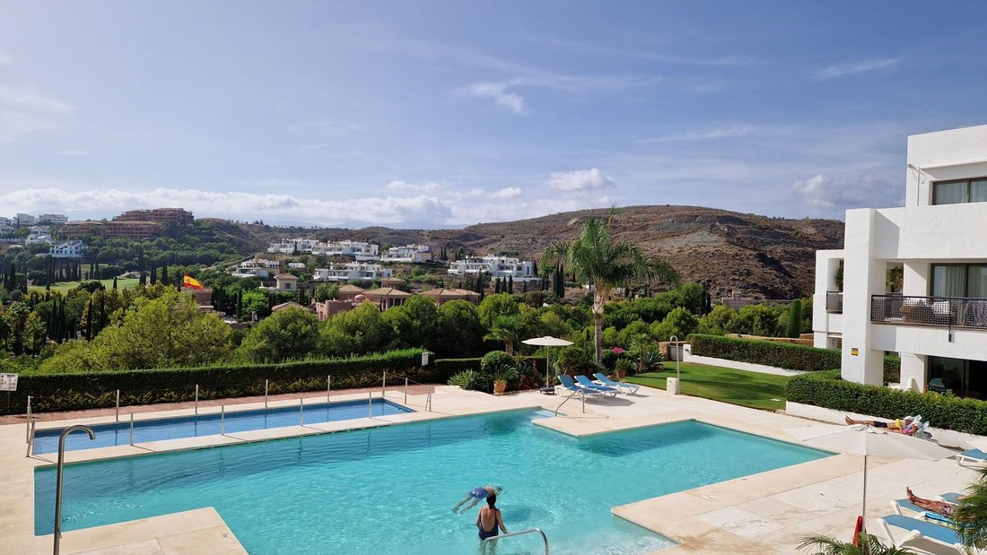 Penthouse in Benahavis, Andalusia, Spain 2 - 14587474