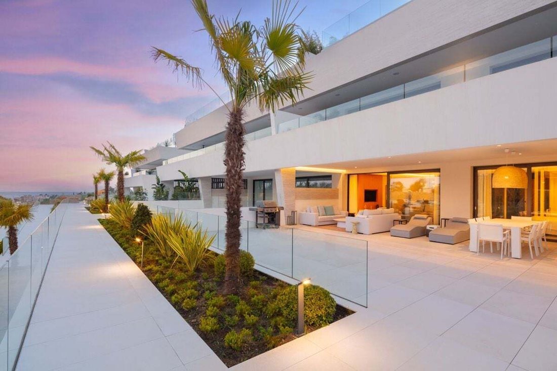 Apartment in Marbella, Andalusia, Spain 3 - 14587585