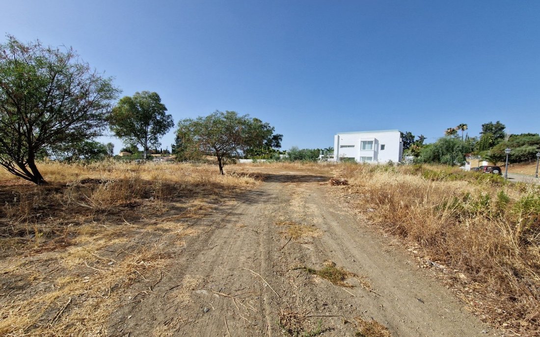 Land in Benahavis, Andalusia, Spain 1 - 14587308