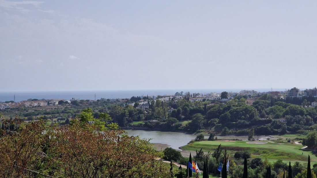 Penthouse in Benahavis, Andalusia, Spain 5 - 14587474
