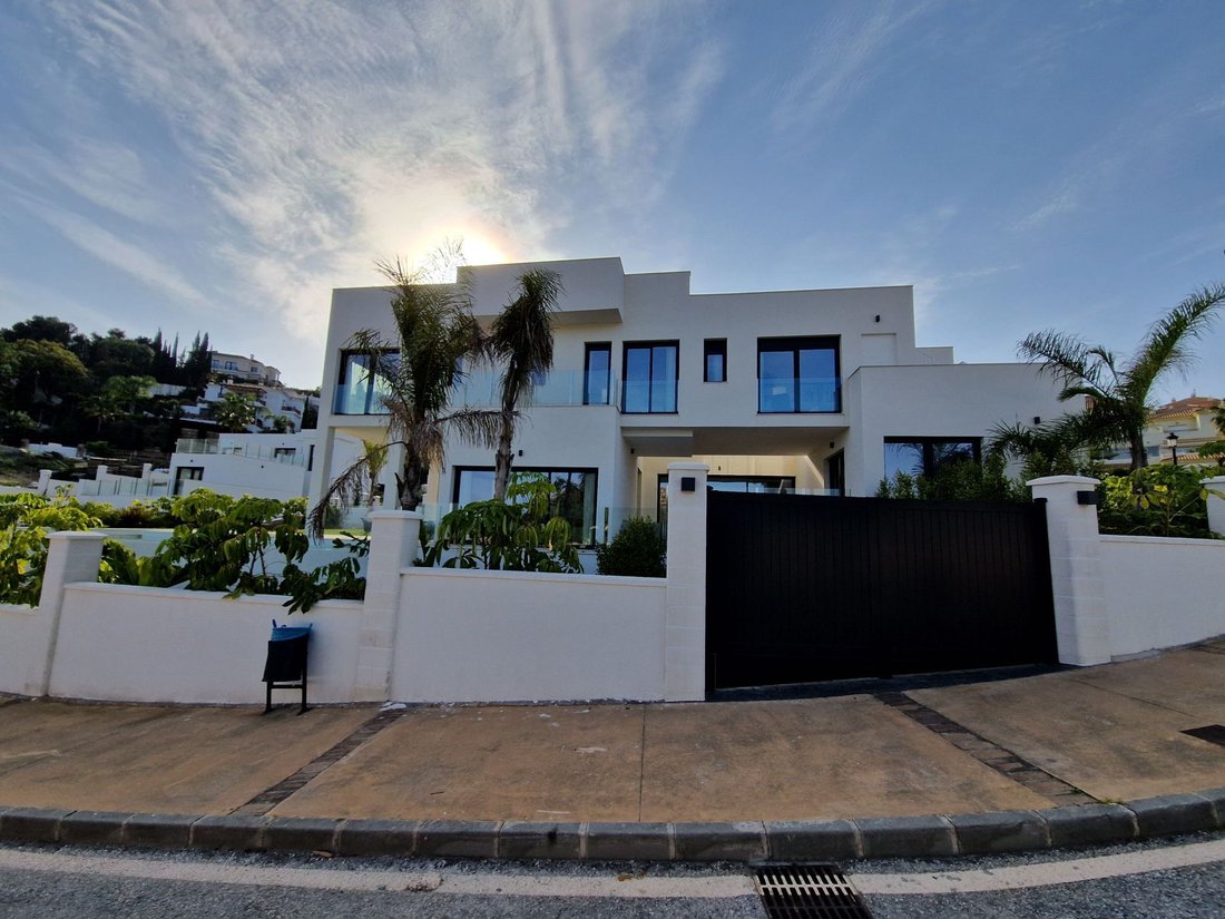Villa in Elviria-Cabopino, Marbella, Spain 4 - 14587434