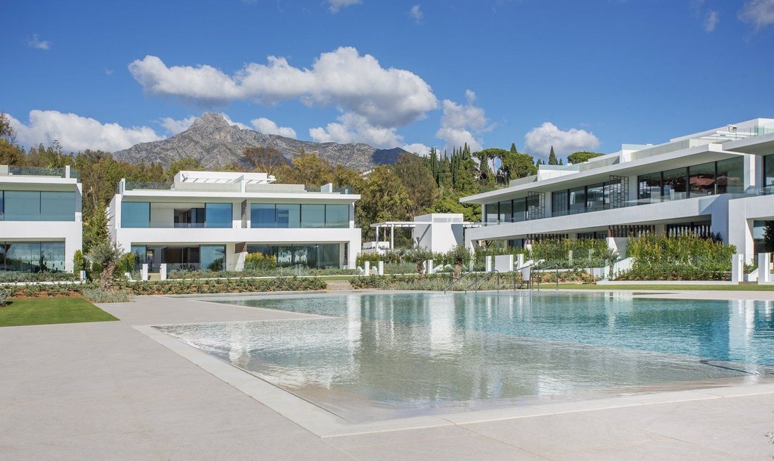 Villa in Puerto Banus, Marbella, Spain 1 - 14587360