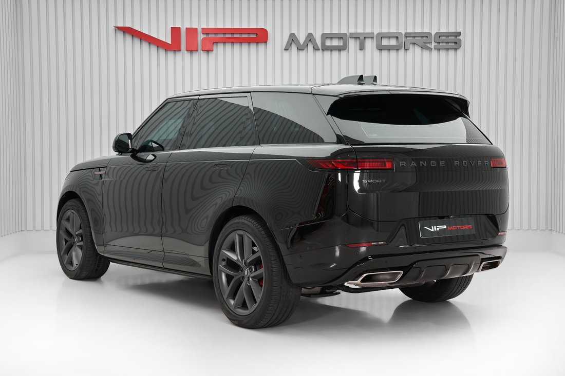 Suv in Dubai, Dubai, United Arab Emirates 4 - 14590667