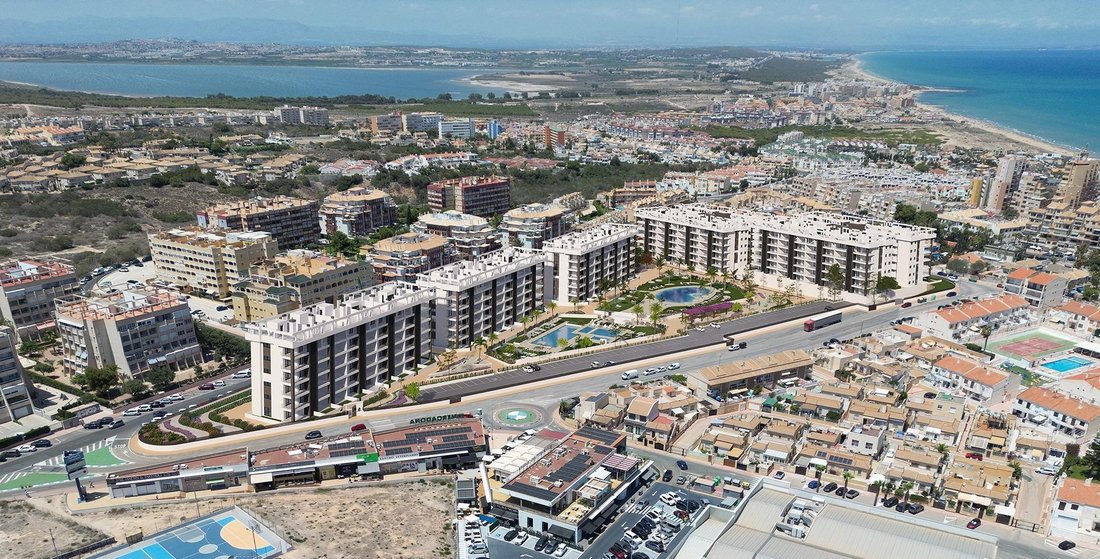 Penthouse in Torrevieja, Valencian Community, Spain 2 - 14166017