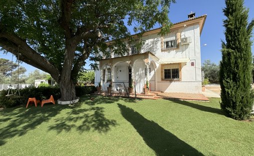 Country House in Puente Genil, Andalusia, Spain 1