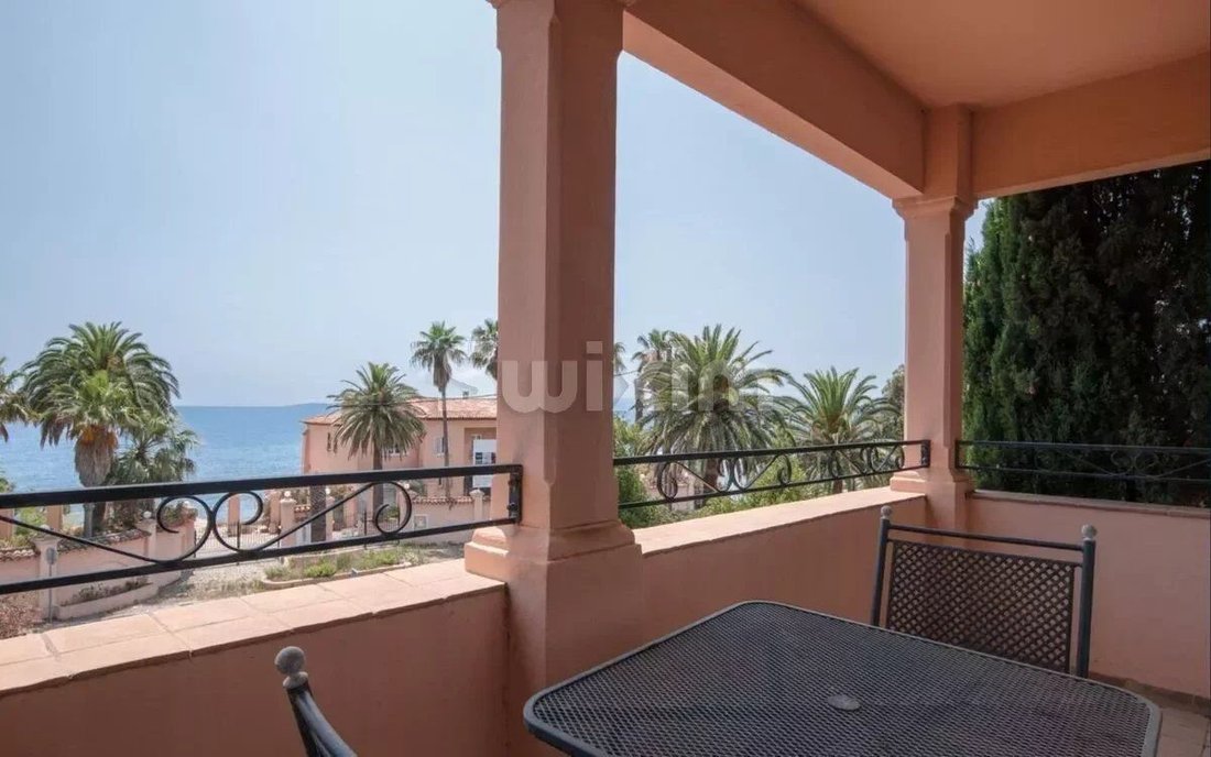House in Les Issambres, Roquebrune-sur-Argens, France 1 - 14595816