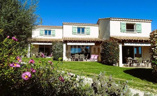 House in Saint-Martin-d'Ardeche, Auvergne-Rhône-Alpes, France 1