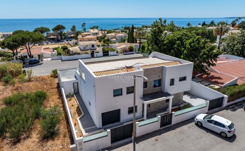 Villa in Olhos de Agua, Algarve, Portugal 1