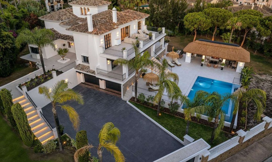 Marbella Chalet In Marbella, Andalusia, Spain For Sale (14598117)