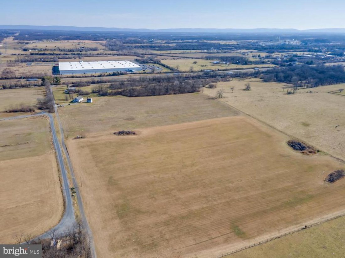 Clear Brook, Virginia, United States 1 - 14601668