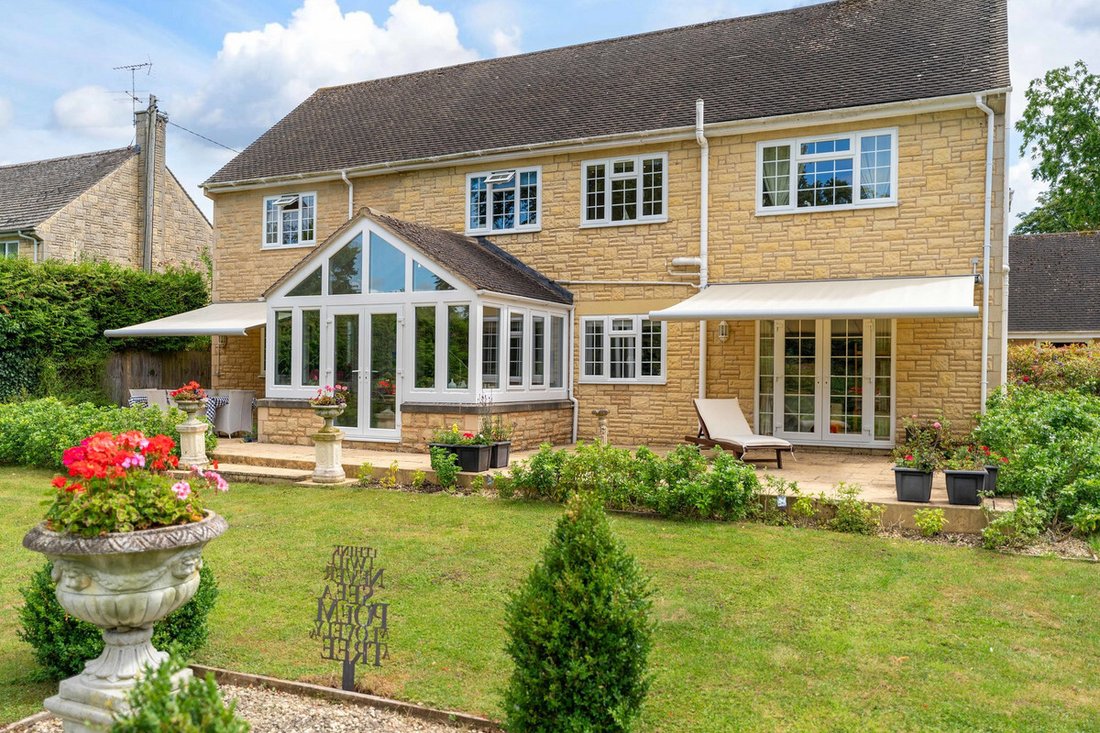 House in Toddington, Tewkesbury, England 4 - 14598337