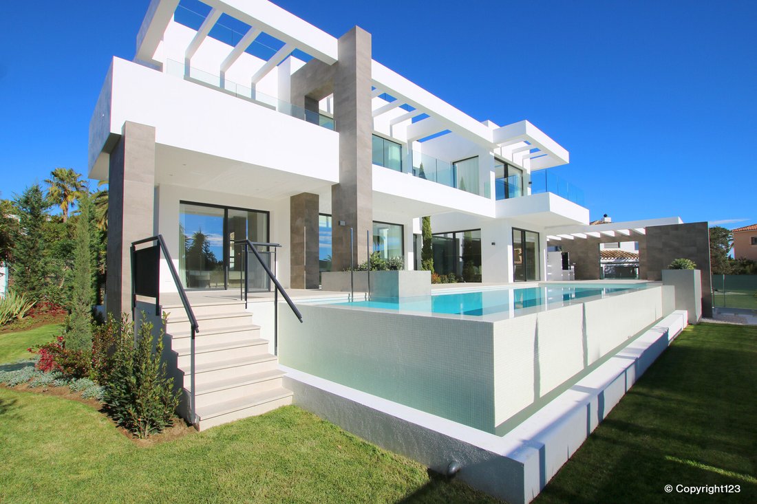 Luxury Modern Villa In Marbesa, By Ismael Mérida: In Marbella ...