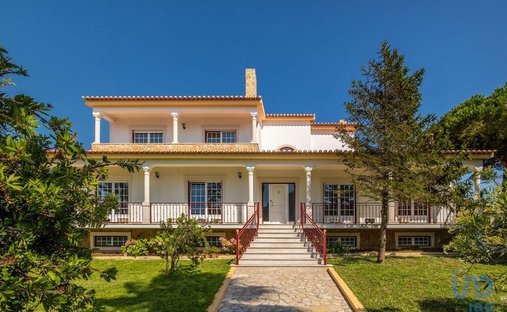 Townhouse in Santo Onofre e Serra do Bouro, Leiria District, Portugal 1