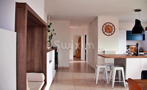 Apartment in Cranves-Sales, Auvergne-Rhône-Alpes, France 1