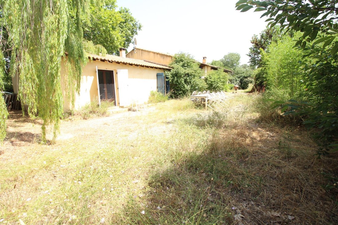 Villa in Jouques, Provence-Alpes-Côte d'Azur, France 1 - 13039109