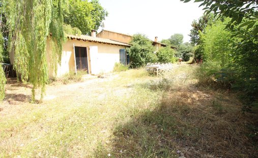 Villa in Jouques, Provence-Alpes-Côte d'Azur, France 1