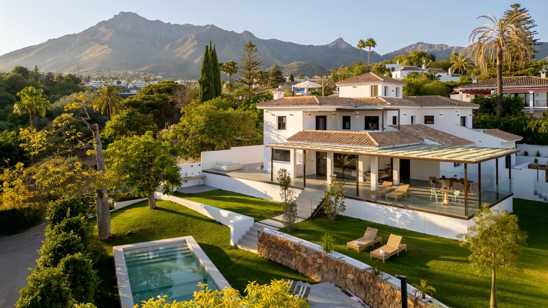 Villa in Golden Mile, Andalusia, Spain 1 - 14601871