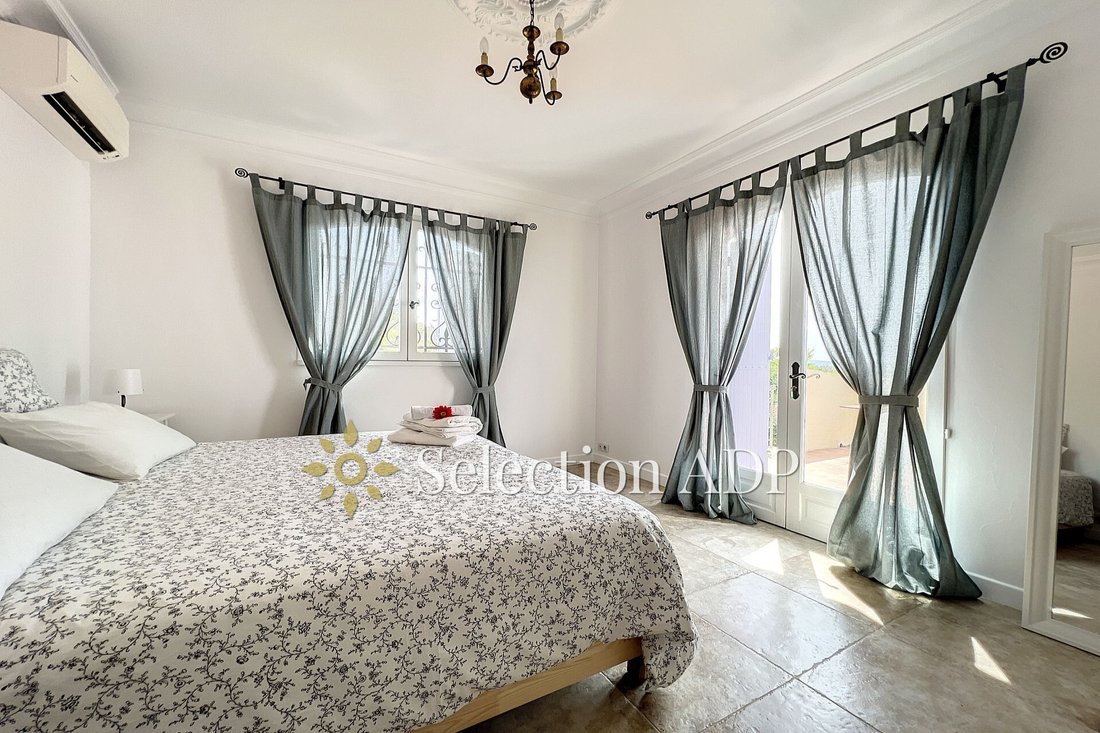 Villa in Grasse, Provence-Alpes-Côte d'Azur, France 3 - 14603736