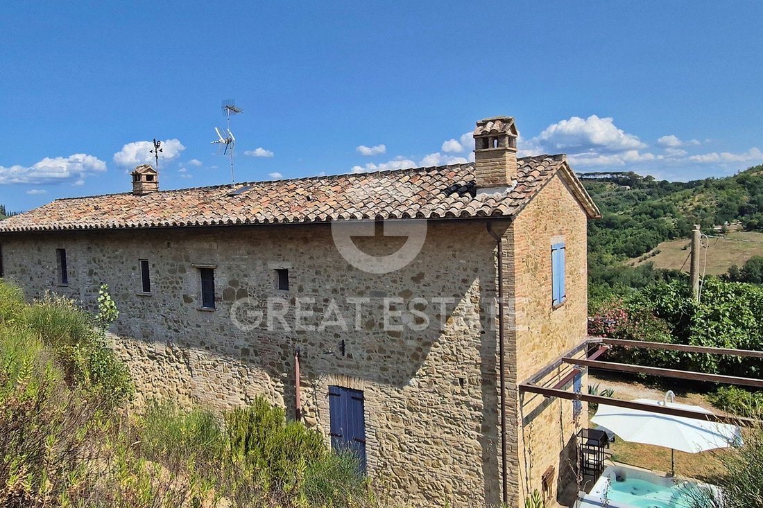 Finca en Perugia, Umbría, Italia 2 - 10673574