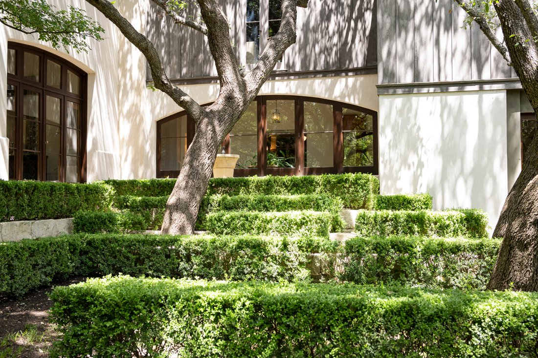 Hill Country Village Estate In San Antonio, Texas, United States For