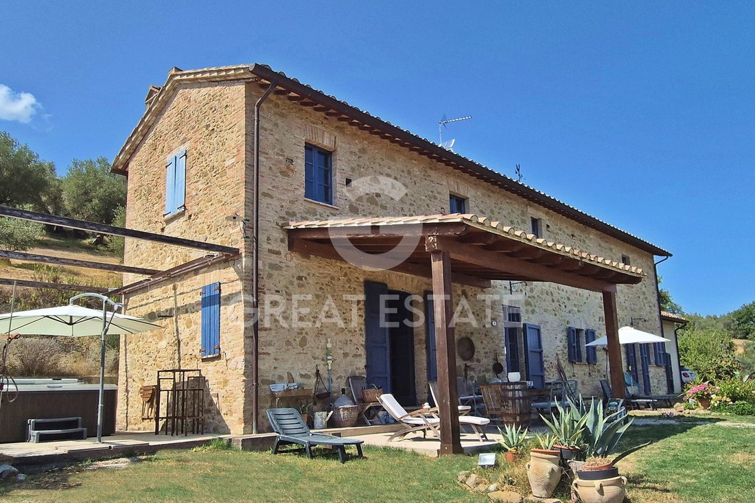 Finca en Perugia, Umbría, Italia 1 - 10673574