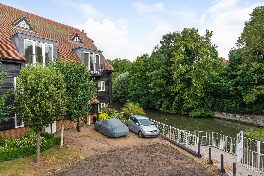 House in Brentford, Hounslow, England 1 - 14604279