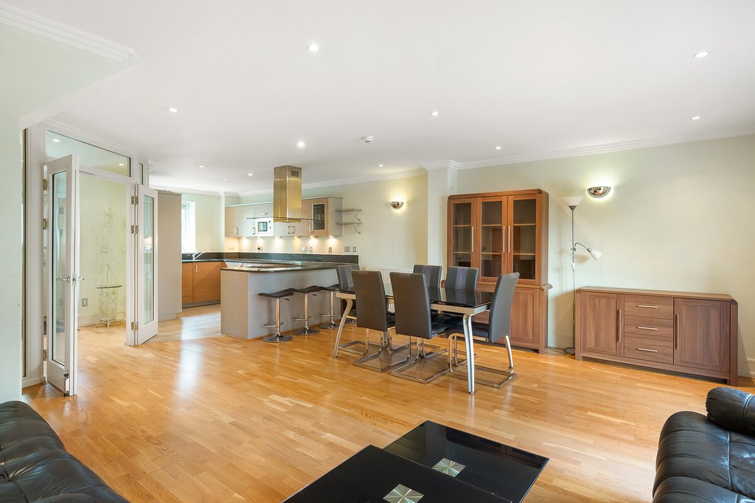 House in Brentford, Hounslow, England 3 - 14604279