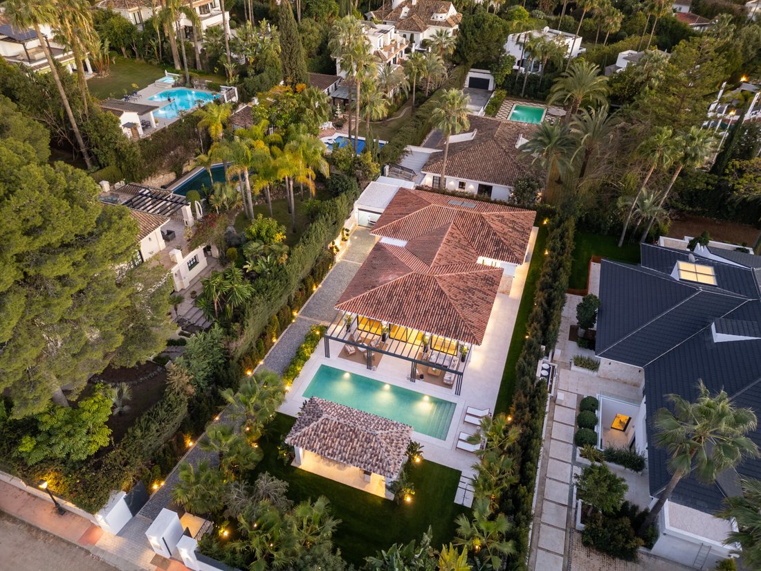 Villa in Marbella, Andalusia, Spain 5 - 14605653