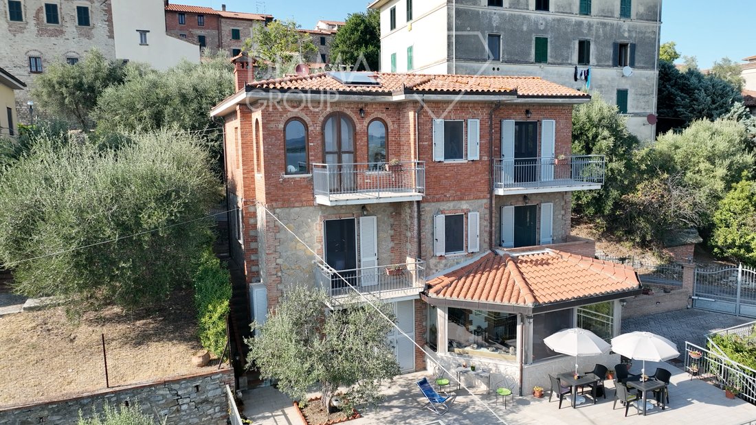 Villa in Castiglione del Lago, Umbria, Italy 2 - 14608166