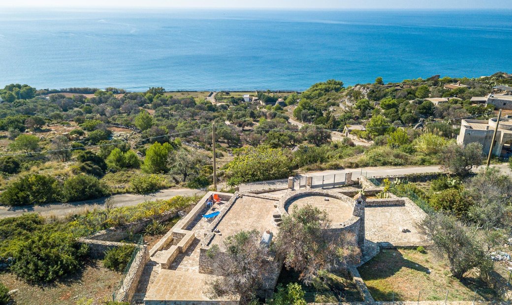 Typical Salento Stone Villa Facing The Ionian Sea, In In Patù, Apulia 