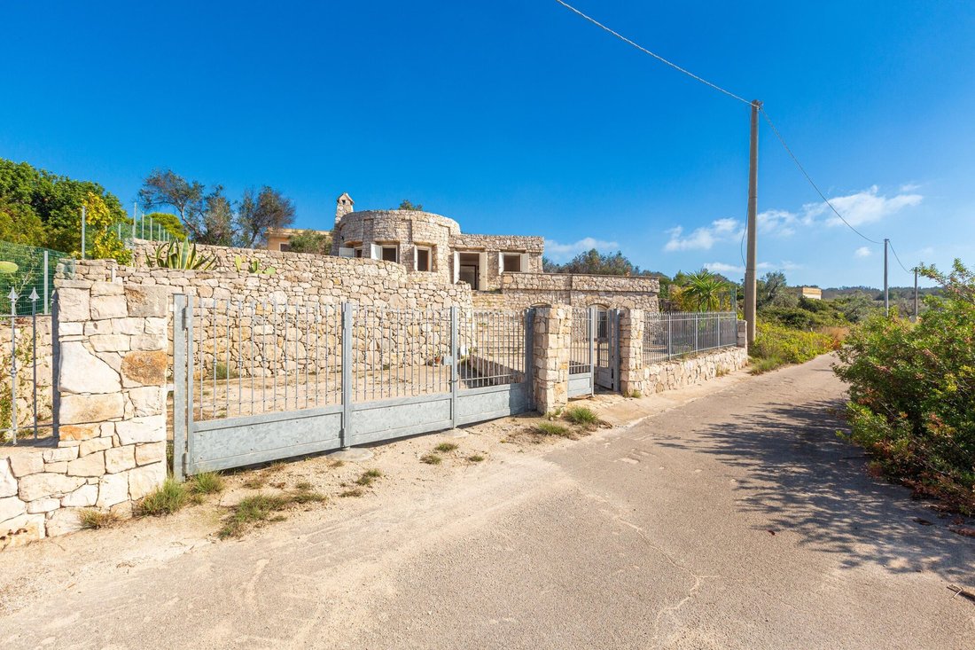 Typical Salento Stone Villa Facing The Ionian Sea, In In Patù, Apulia 