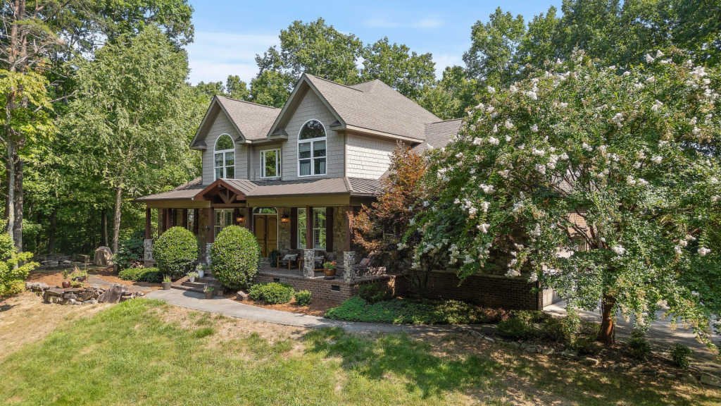 Single Family Detached Signal In Signal Mountain, Tennessee, United