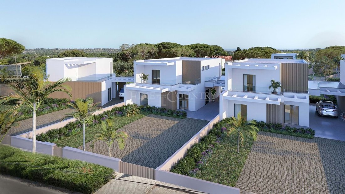 Luxurious 4 Bedroom Villas With Private Pool Near In Loulé, Algarve