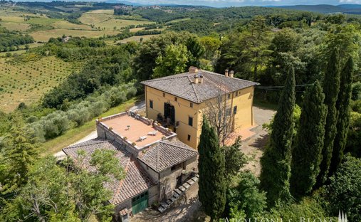 Luxury homes for sale in Italy | JamesEdition