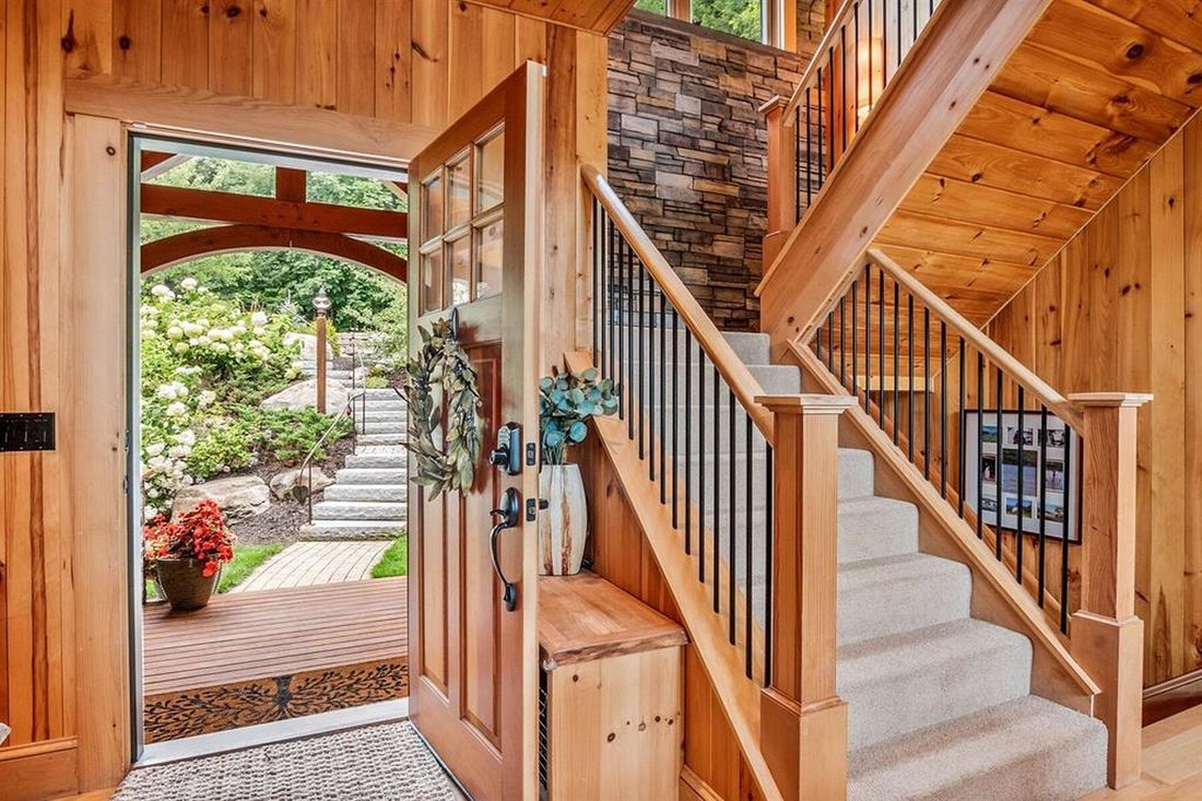 20 Woodland Road In Sunapee, New Hampshire, United States For Sale