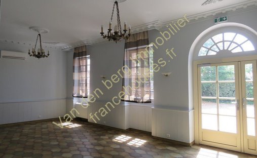 Castle for Sale in Brive-la-Gaillarde, Nouvelle-Aquitaine, France