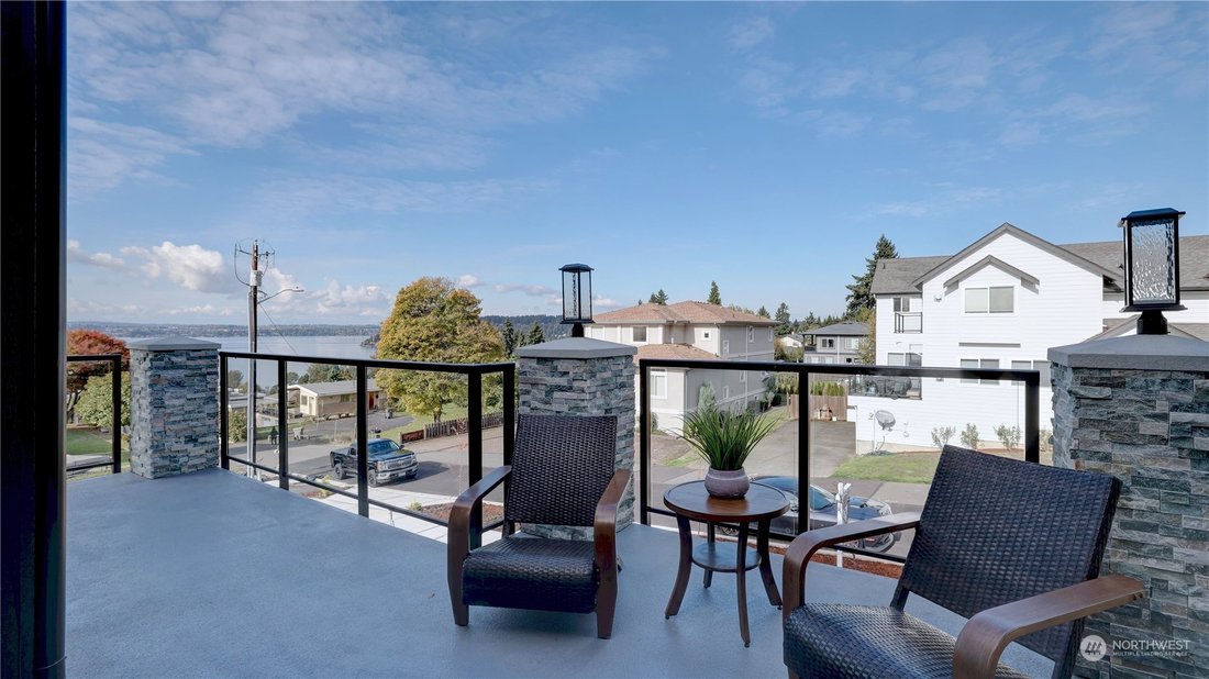 New Luxury Modern Home In Lower In Newcastle, Washington, United States