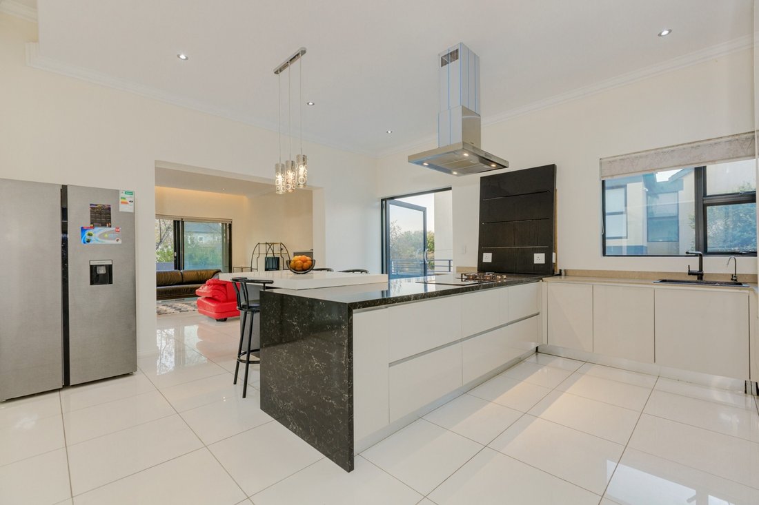 Maison à Halfway House Estate, Gauteng, Afrique du Sud 3 - 14606780