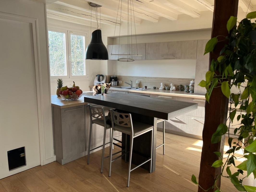 Beautiful Atypical Duplex Pyrénées / In Paris, île De France, France