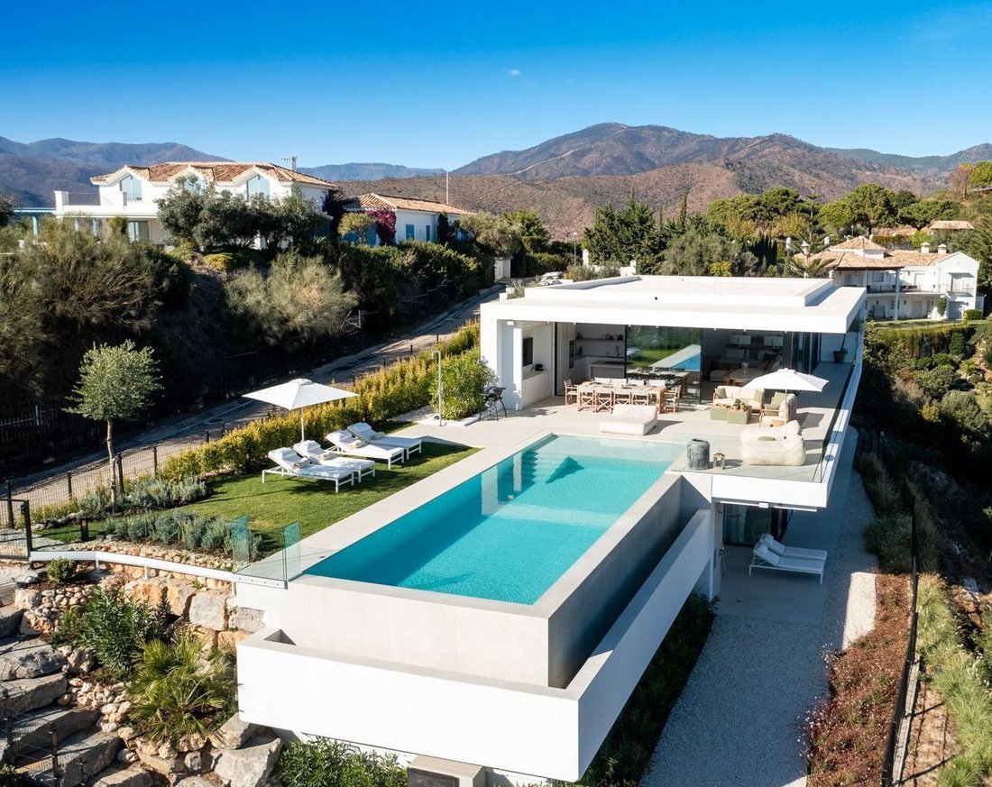 Villa in Benahavis, Andalusia, Spain 4 - 14611321