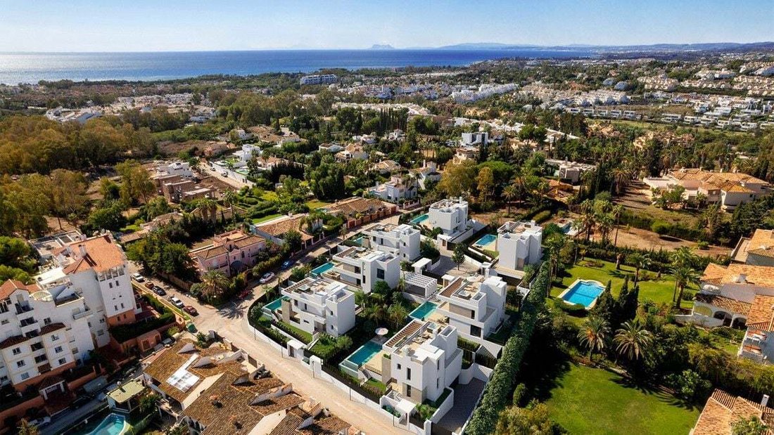 Villa in Atalaya-Isdabe, Estepona, Andalusia 1 - 14609390