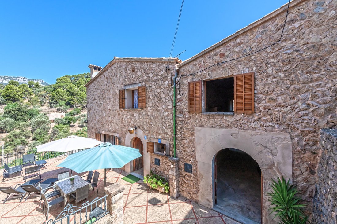 Villa in Bunyola, Balearic Islands, Spain 1 - 14611666