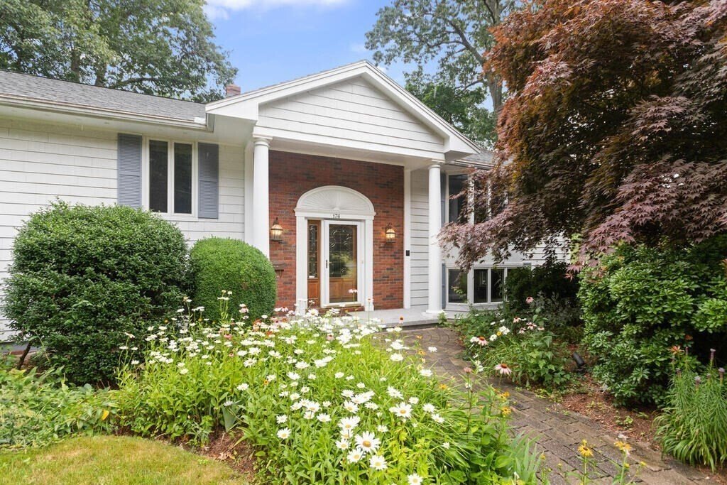 House in Lowell, Massachusetts, United States 1 - 14611683
